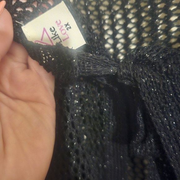 Poncho - Picture 3 of 9